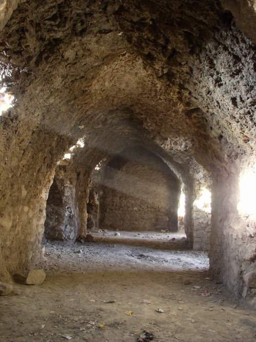  قلعه هزار در ,گردشگری ایران