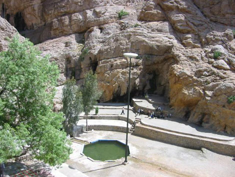  چشمه لادر ,گردشگری ایران